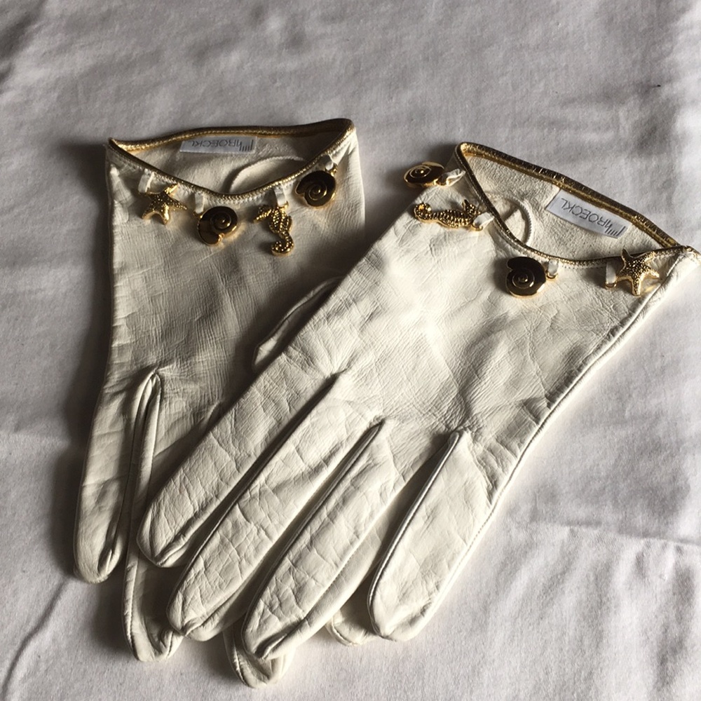 Cream leather gloves